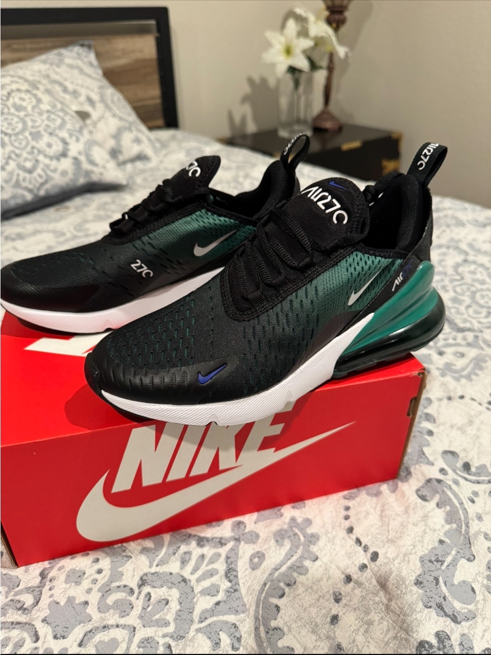 Brand new Nike Air Max 270 womens Black/Green shoes  6Y Youth or 7.5 womens